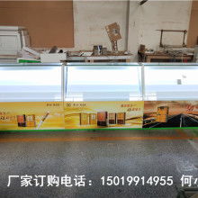  武汉顺华家具厂 主营 化妆品展柜 服装展柜
